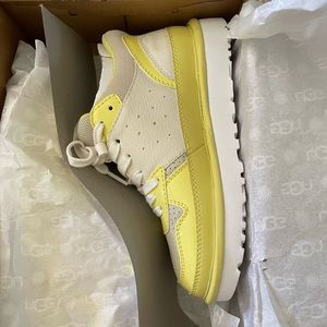 UGG. Ankle boots/sneaker